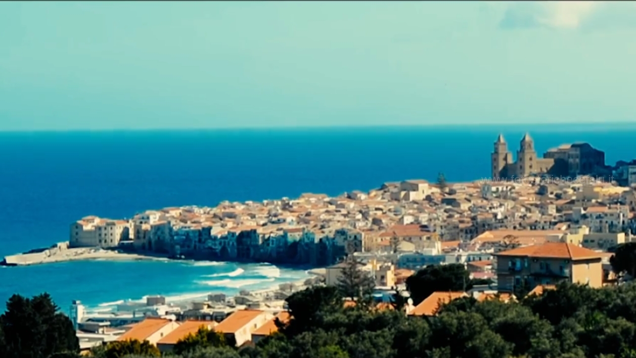 CEFALÙ - ALL'OMBRA DELLA ROCCA